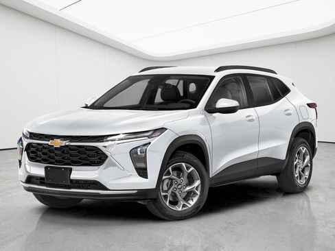 Used 2025 Chevrolet Trax LT FWD image 1