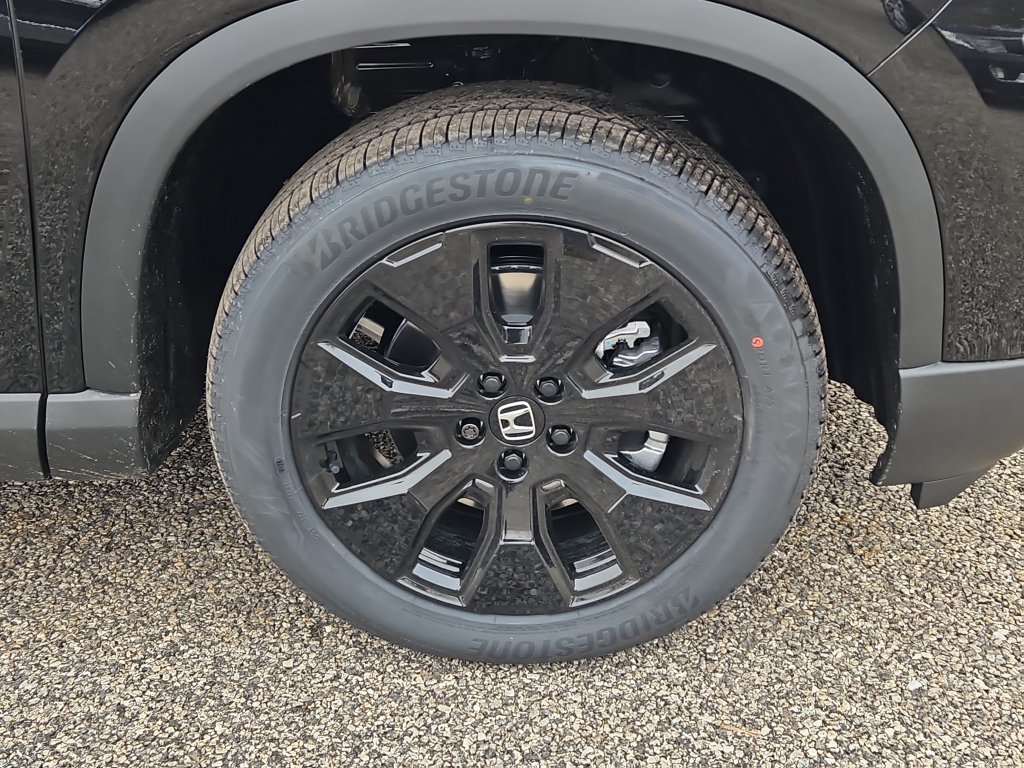 New 2026 Honda Pilot Black Edition image 4