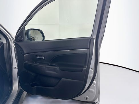 Used 2025 Mitsubishi Outlander Sport ES image 29