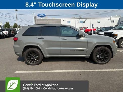 Used 2020 Jeep Grand Cherokee Altitude AWD/4WD image 11