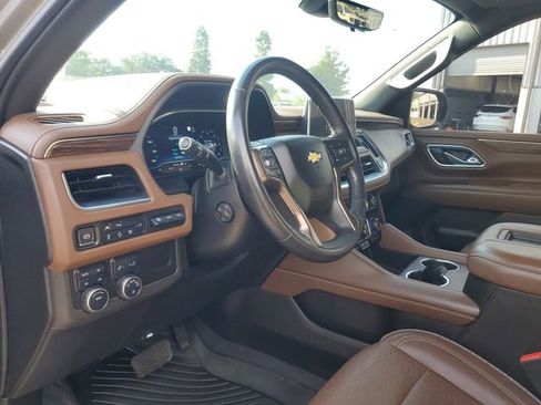 Used 2022 Chevrolet Tahoe High Country w/ Premium Package 2 AWD/4WD image 18