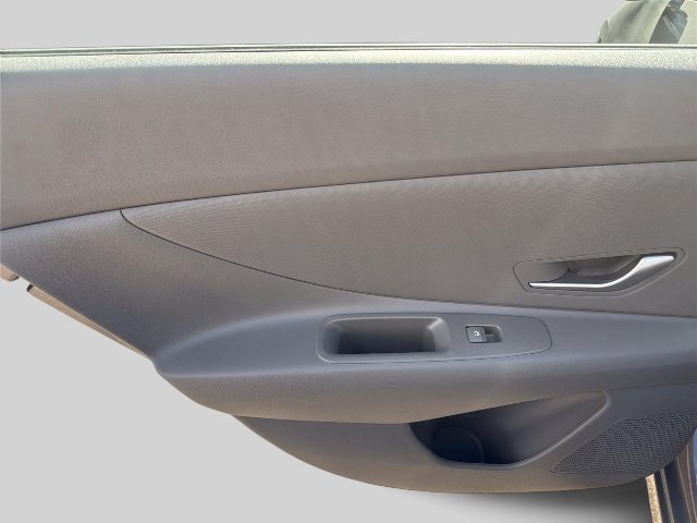 Used 2023 Hyundai Elantra SEL FWD image 20