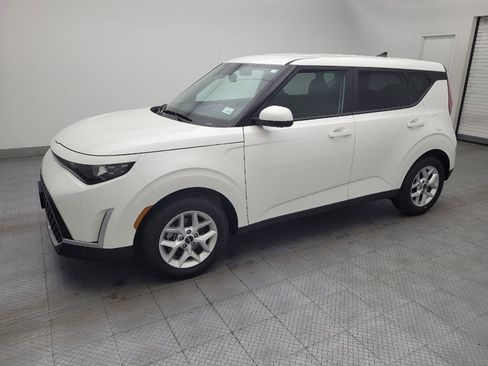 Used 2025 Kia Soul S image 2