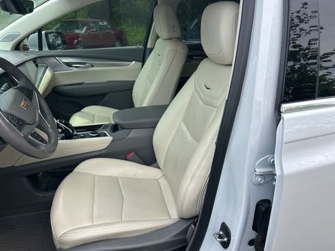 Used 2023 Cadillac XT5 Premium Luxury w/ Technology Package image 18