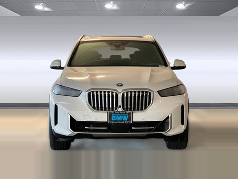 New 2026 BMW X5 xDrive50e image 6