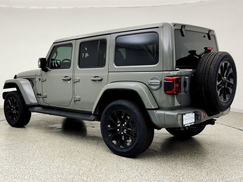 Used 2022 Jeep Wrangler Unlimited Sahara AWD/4WD image 7