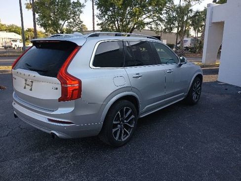 Used 2019 Volvo XC90 T5 Momentum w/ Multimedia Package AWD/4WD image 5