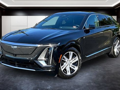 Used 2024 Cadillac Lyriq Tech w/ Driver Assist Package RWD image 3