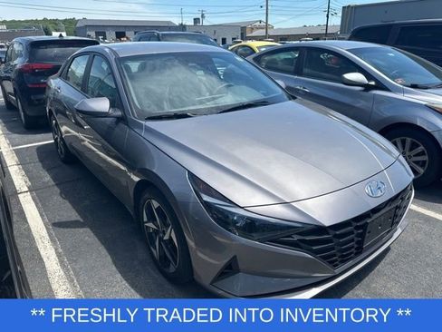 Used 2023 Hyundai Elantra SEL w/ Convenience Package FWD image 1