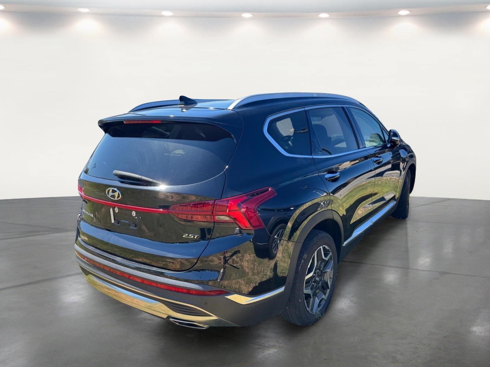 Used 2023 Hyundai Santa Fe Limited w/ Cargo Package FWD image 14