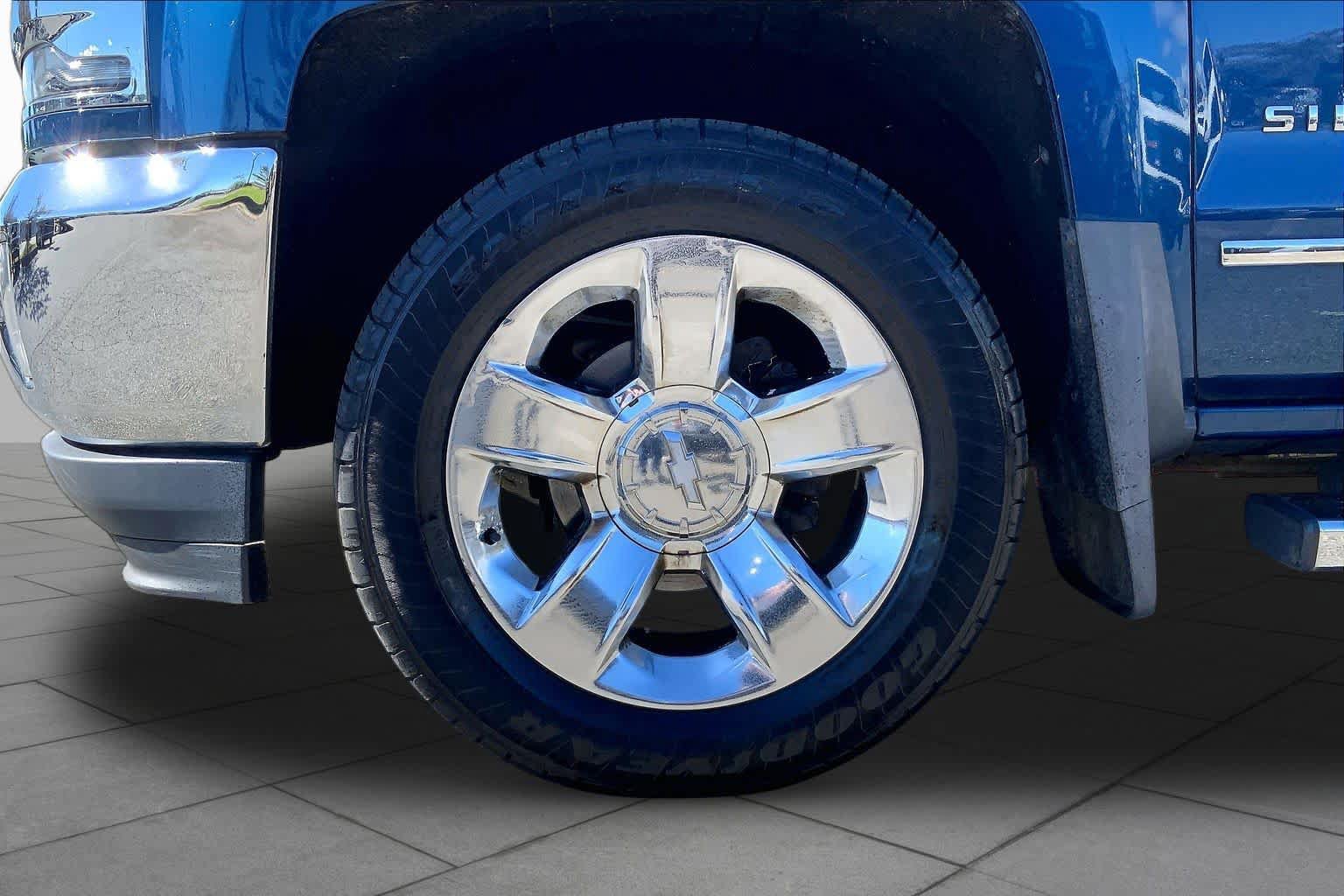 Used 2016 Chevrolet Silverado 1500 LTZ AWD/4WD image 11