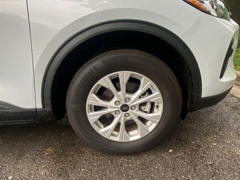 Used 2025 Ford Escape Active AWD/4WD image 12