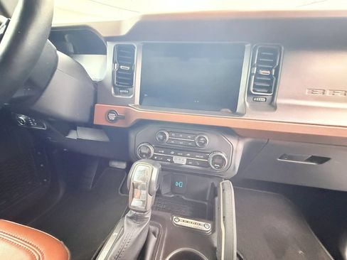 Used 2024 Ford Bronco Outer Banks AWD/4WD image 17