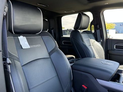 New 2026 RAM 2500 Laramie w/ Sport Appearance Package AWD/4WD image 14