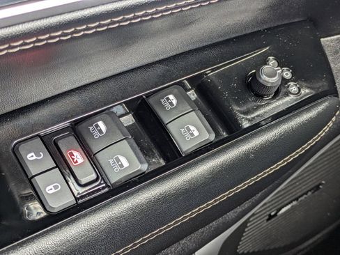 Used 2024 Jeep Wagoneer Series II w/ Flexible Seating Group AWD/4WD image 23