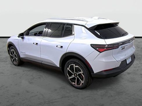 New 2026 Chevrolet Equinox EV LT image 2