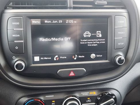 Certified 2025 Kia Soul LX w/ LX Technology Package FWD image 17