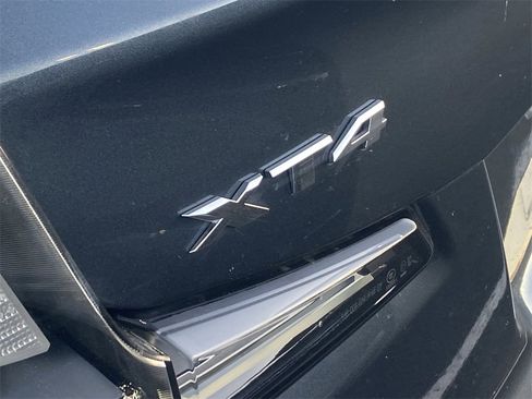 Used 2019 Cadillac XT4 Premium Luxury w/ Technology Package image 9