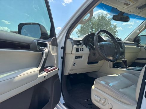 Used 2019 Lexus GX 460 Premium w/ Premium Package AWD/4WD image 6