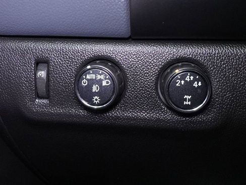 Used 2016 Chevrolet Colorado Z71 AWD/4WD image 40