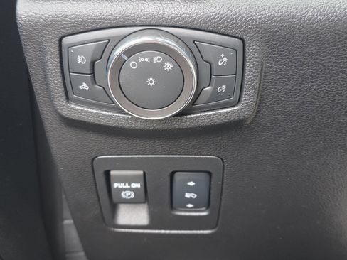 Used 2018 Ford F150 Platinum w/ Equipment Group 701A Luxury image 14