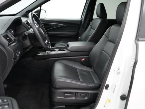 Used 2025 Honda Passport EX-L image 13