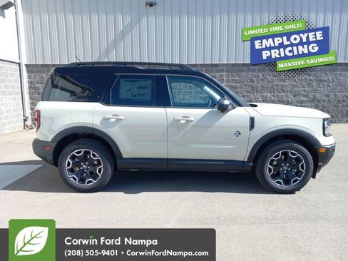 New 2025 Ford Bronco Sport Outer Banks w/ Outer Banks Tech Package+ AWD/4WD image 2