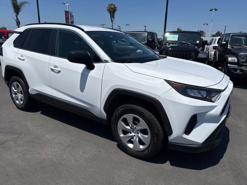 Used 2020 Toyota RAV4 LE FWD image 10
