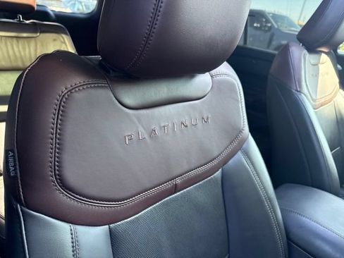 Used 2023 Ford Explorer Platinum w/ Technology Package AWD/4WD image 6