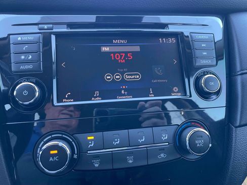 Used 2019 Nissan Rogue S w/ Special Edition Package image 8