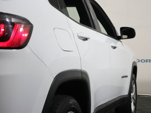 Used 2023 Jeep Compass Latitude w/ Convenience Group image 5