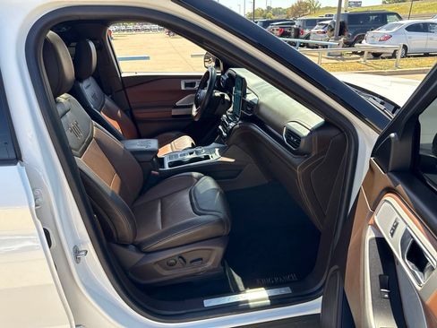 Used 2022 Ford Explorer King Ranch w/ Technology Package RWD image 14