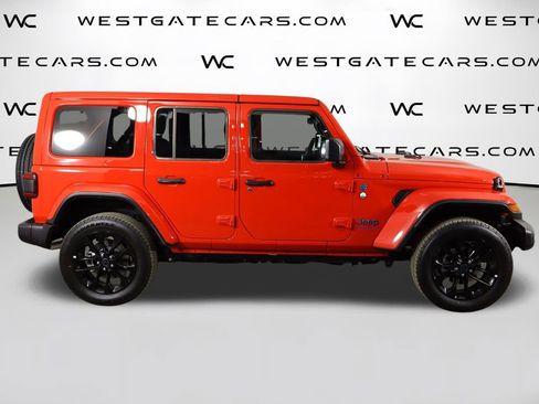 Used 2025 Jeep Wrangler Unlimited Sahara w/ Safety Group image 52