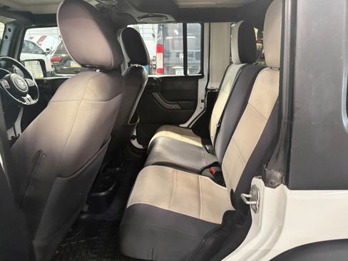 Used 2014 Jeep Wrangler Unlimited Sport AWD/4WD image 41