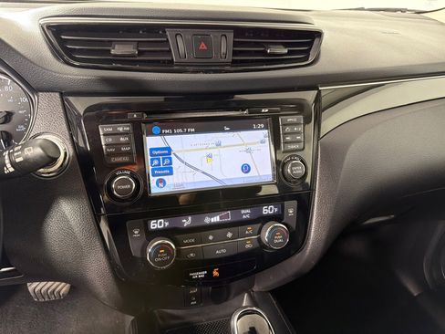 Used 2017 Nissan Rogue Sport SL w/ SL Premium Package image 14