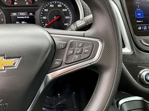 Used 2023 Chevrolet Malibu LT FWD image 18