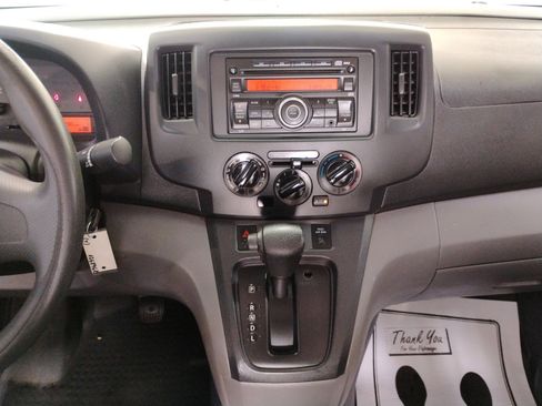 Used 2017 Nissan NV200 S image 21