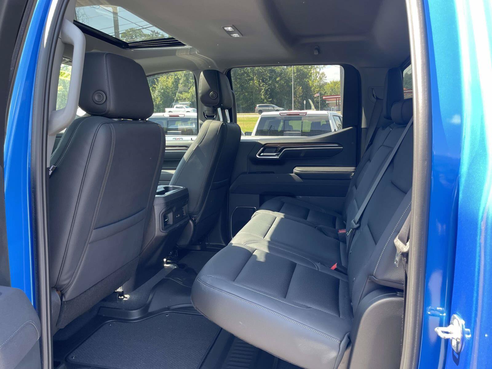New 2025 Chevrolet Silverado 1500 RST AWD/4WD image 3