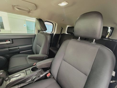 Used 2012 Toyota FJ Cruiser 4WD w/ Convenience Pkg image 8