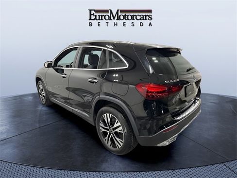 Used 2025 Mercedes-Benz GLA 250 4MATIC image 3