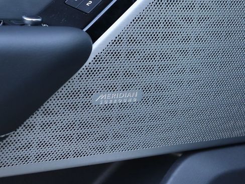 Used 2018 Land Rover Range Rover Velar R-Dynamic SE image 47