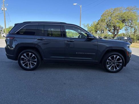 Used 2022 Jeep Grand Cherokee Overland AWD/4WD image 9