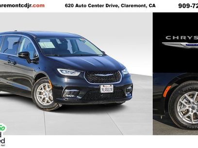 Certified 2024 Chrysler Pacifica Touring-L