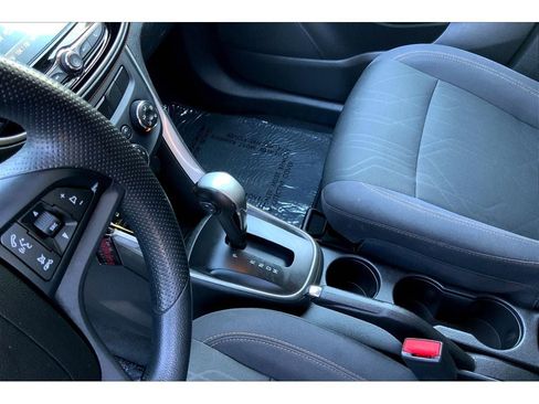 Used 2017 Chevrolet Trax LT image 18
