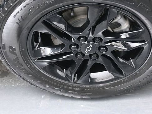 Used 2023 Chevrolet Traverse LT image 30