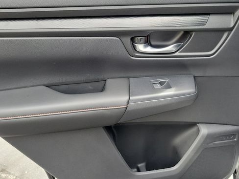 Used 2025 Honda CR-V Sport image 16