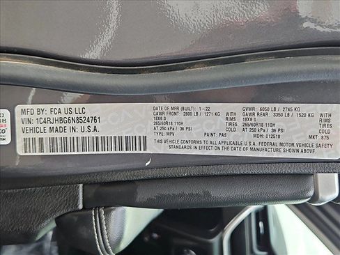 Used 2022 Jeep Grand Cherokee Limited AWD/4WD image 25