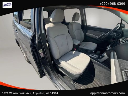 Used 2017 Subaru Forester 2.5i Premium AWD/4WD image 37