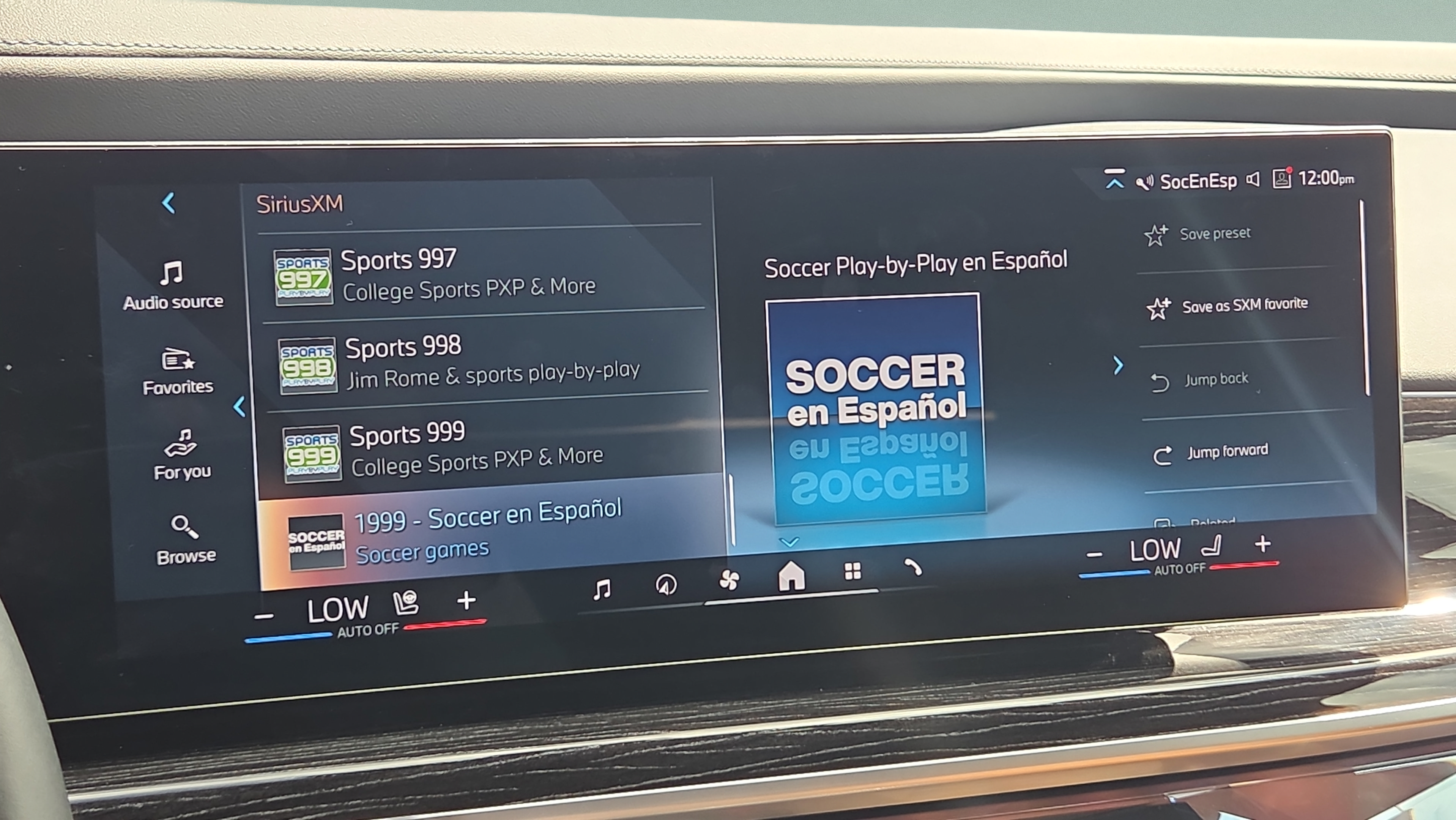 Certified 2024 BMW 740i w/ Premium Package 2 RWD image 31