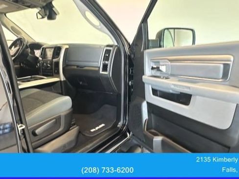 Used 2019 RAM 1500 Classic SLT w/ Black Appearance Group AWD/4WD image 16